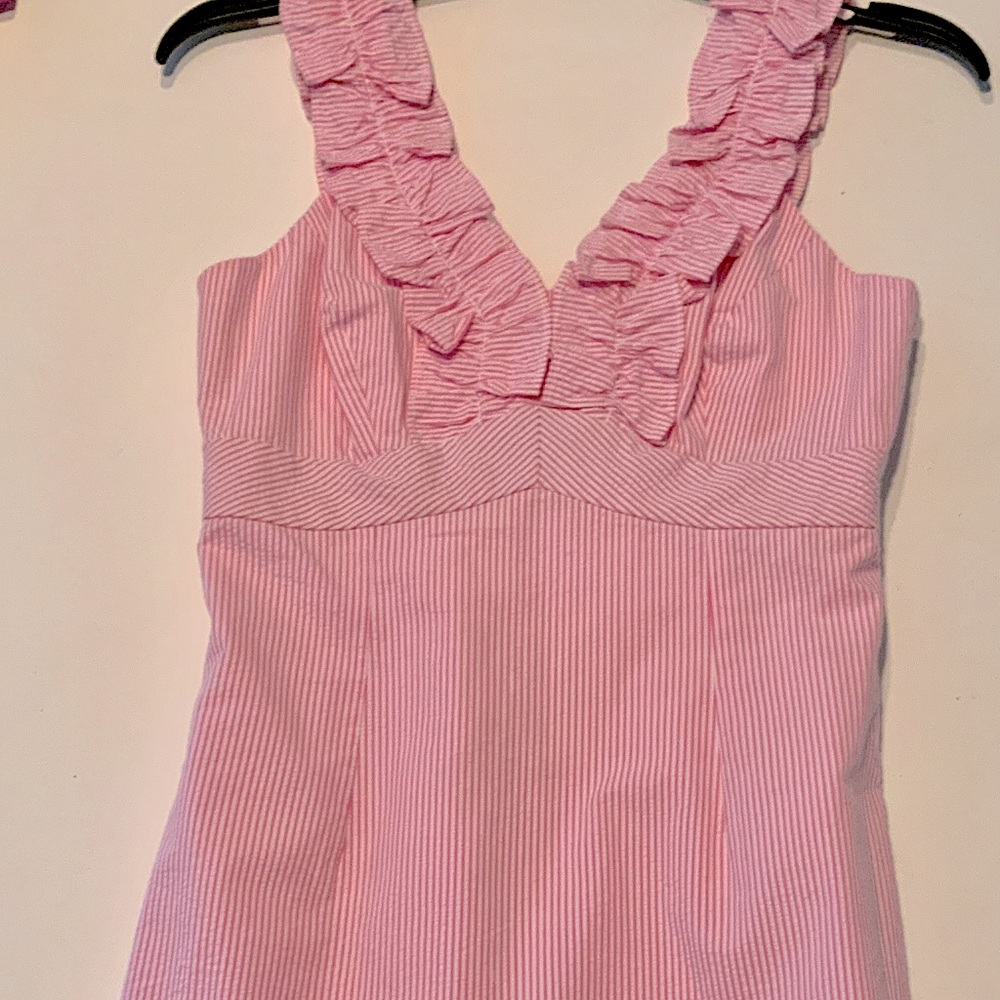 Beautiful condition! Lilly Pulitzer Pink and White Seersucker dress - size 00